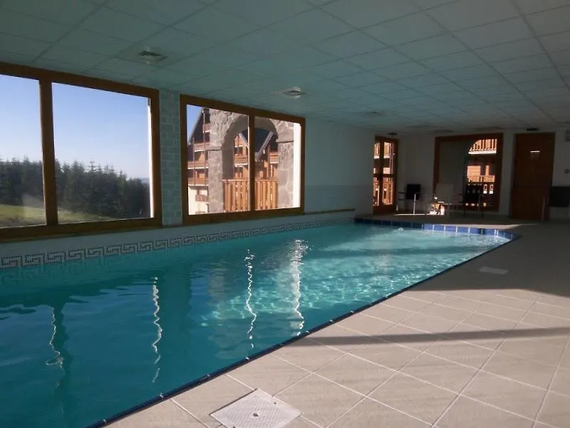 Lama-Gite-Des-Puys T3 Lamadalet, Vue Sud, Terrasse, Parking Prive Super Besse Apartment